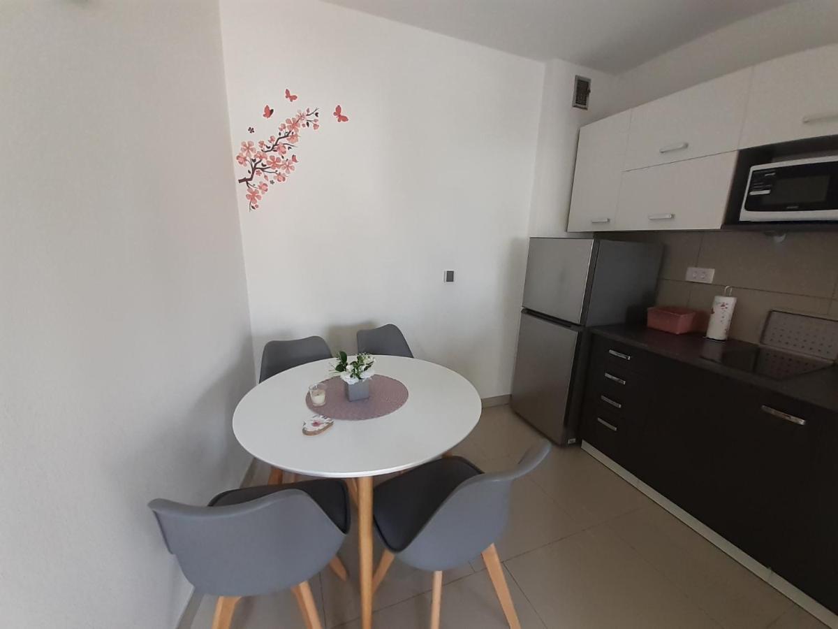 Apartment Vesel Malinska Exteriör bild